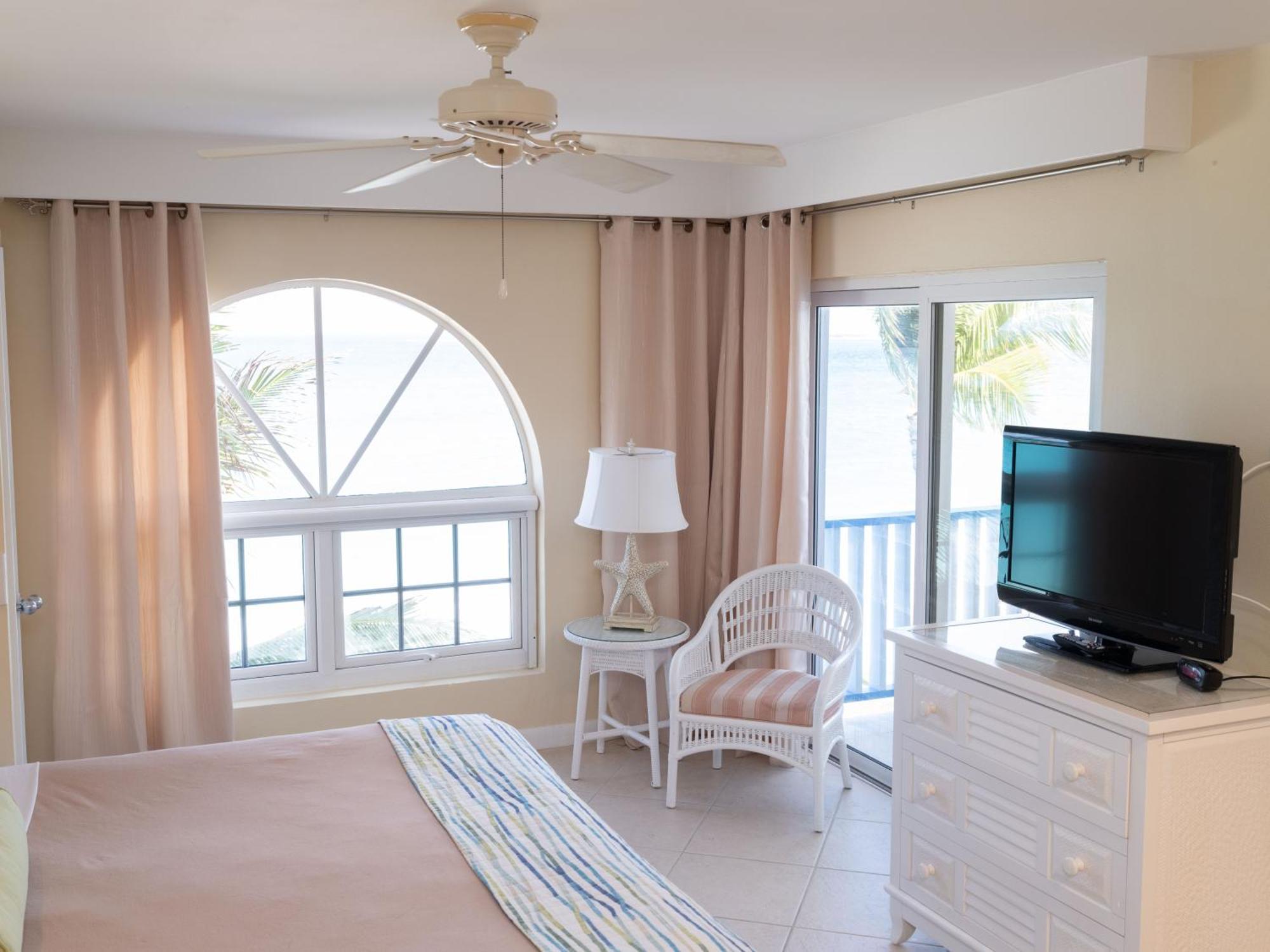 Paradise Island Beach Club Ocean View Villas Creek Village ภายนอก รูปภาพ